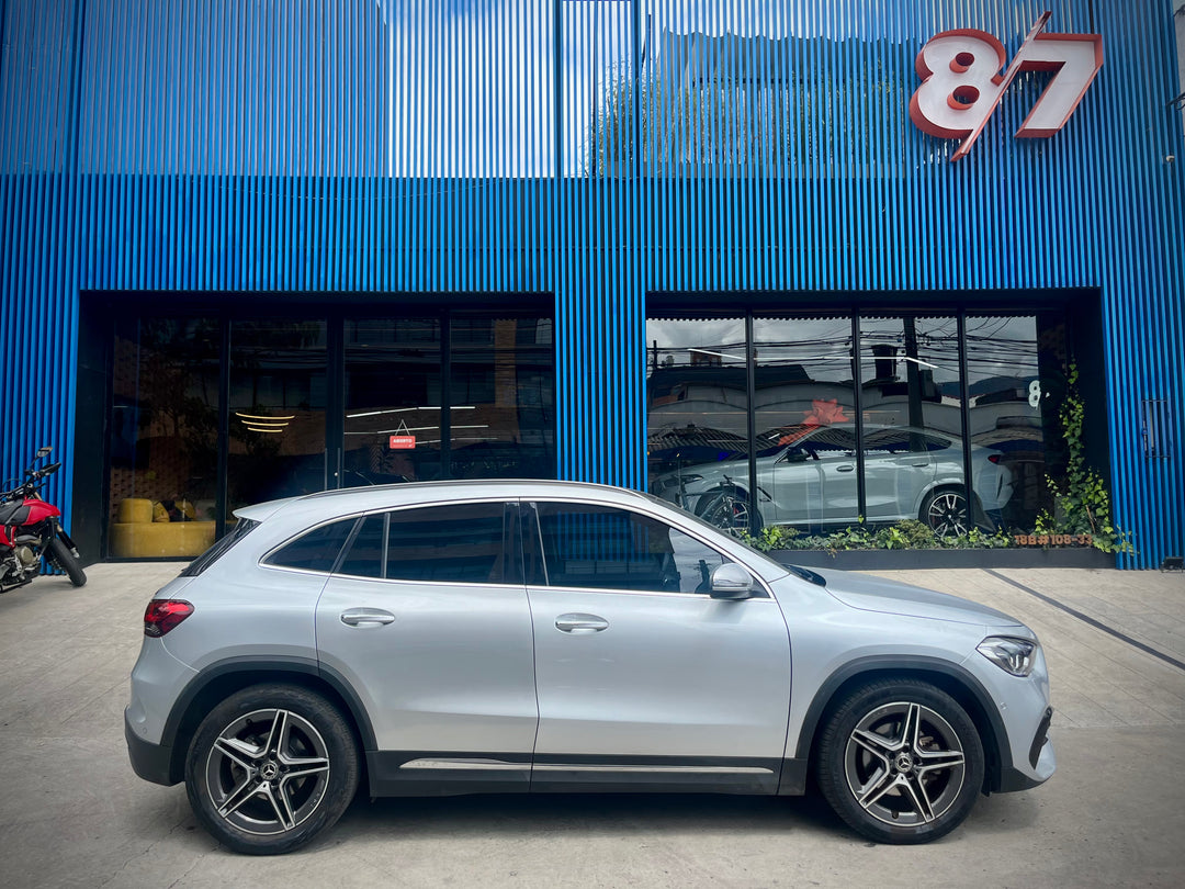 Mercedes-Benz GLA 200 AMG Line