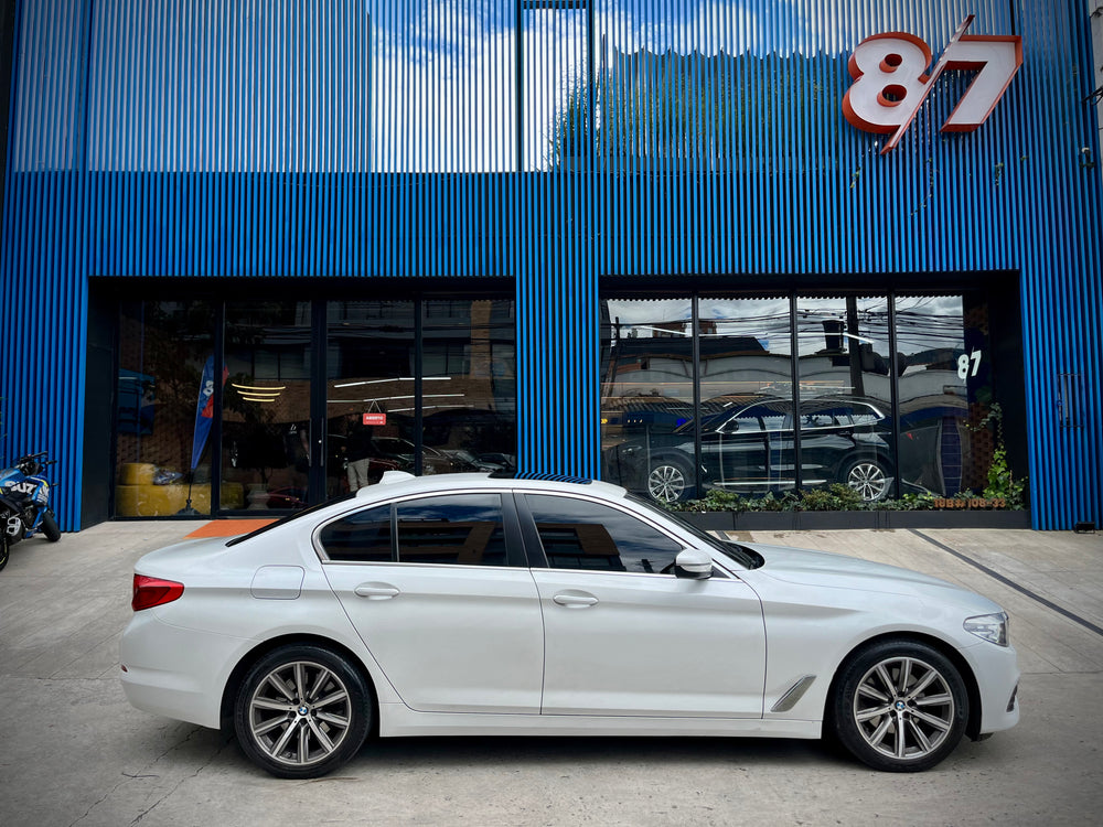 BMW 520I