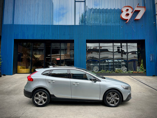 VOLVO V40 T5-AWD CROSS COUNTRY