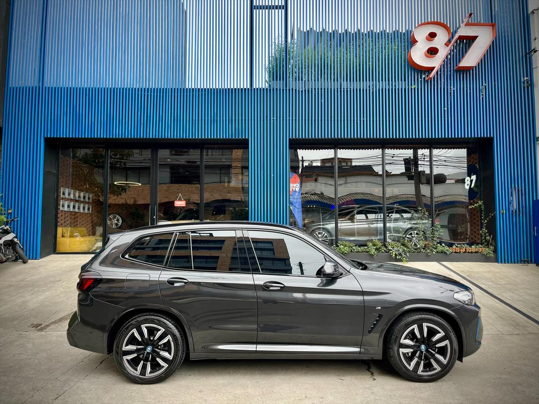 BMW IX3 M SPORT