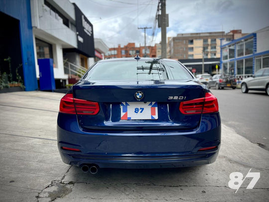 BMW 320i