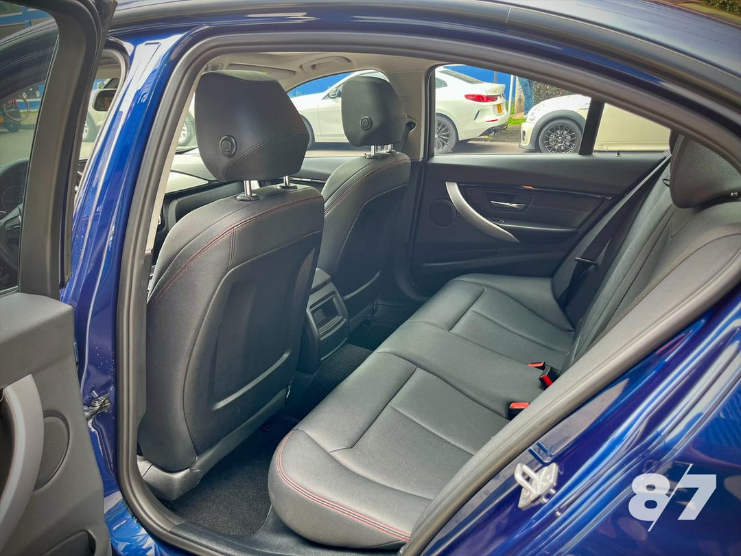 BMW 320i