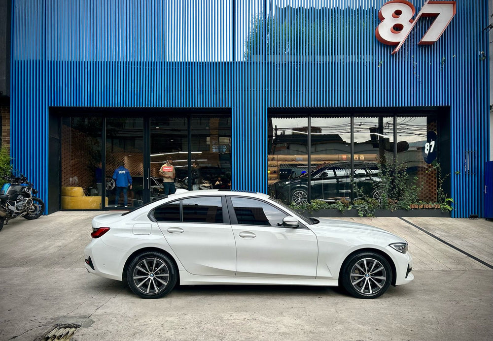 BMW 330E PLUG-IN HYBRID