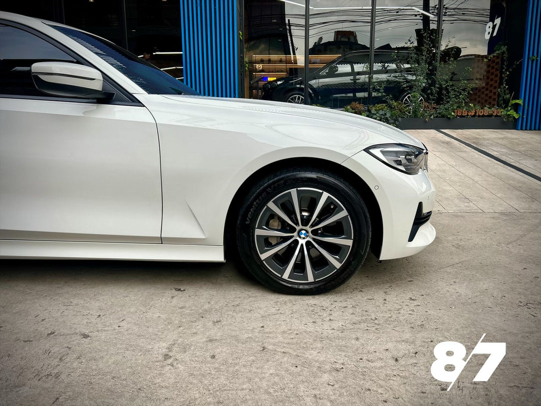 BMW 330E PLUG-IN HYBRID
