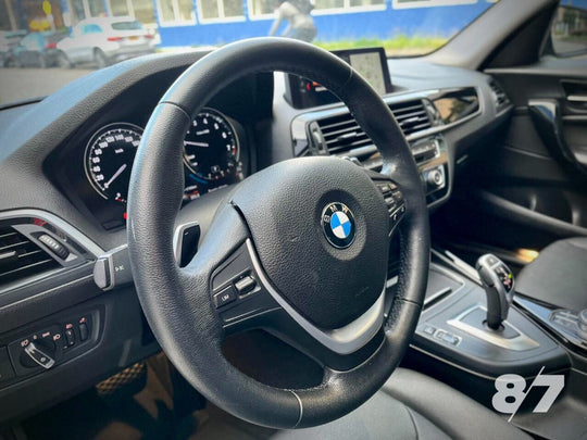BMW 120i CONNECT
