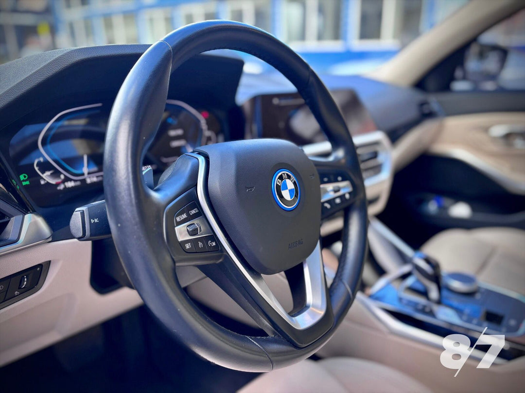 BMW 330E PLUG-IN HYBRID