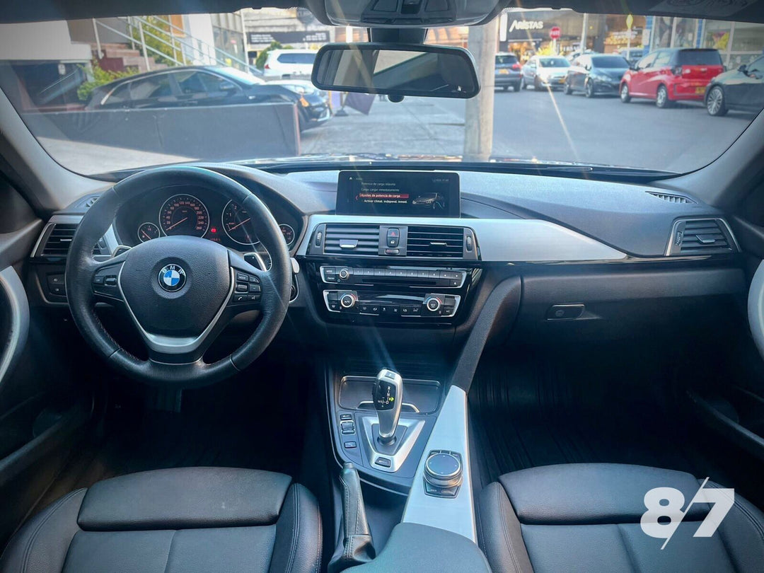 BMW 330E PLUG IN
