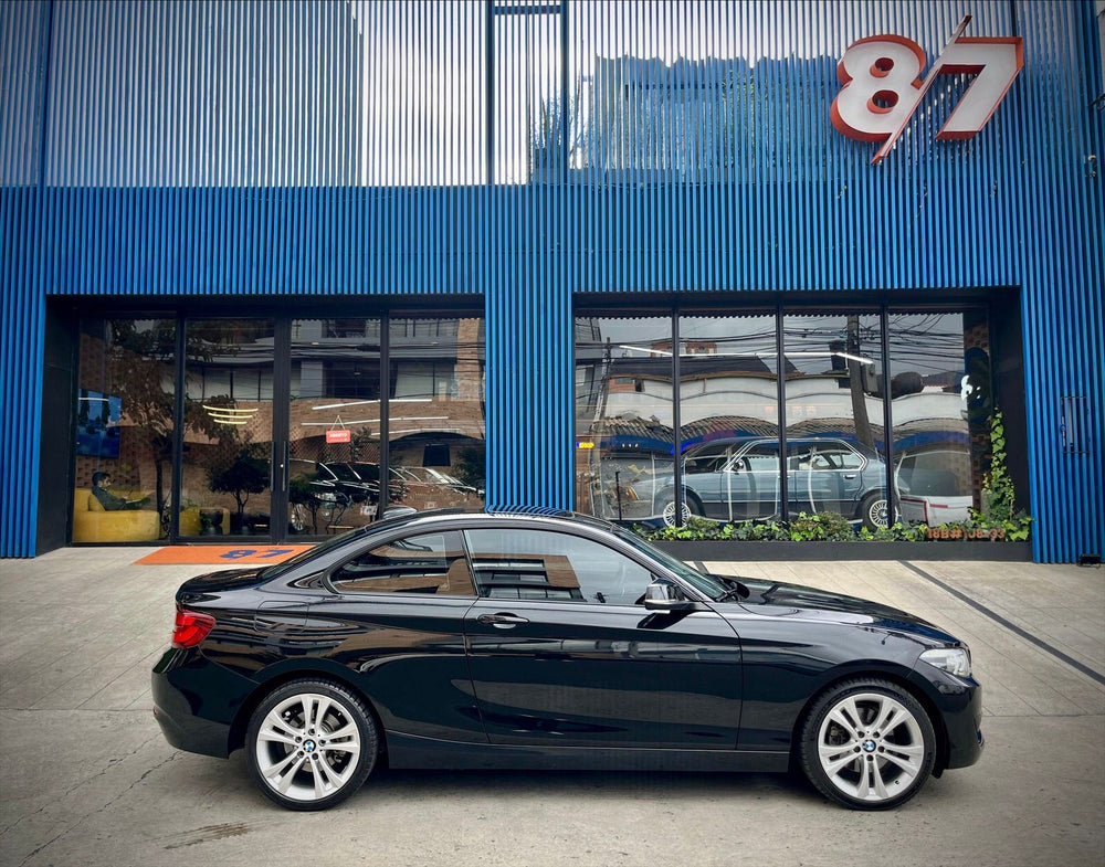 BMW 220I COUPE