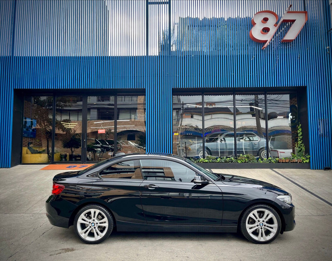 BMW 220I COUPE