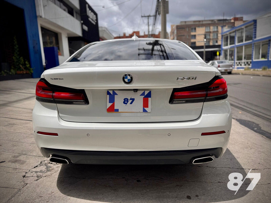 BMW  530I