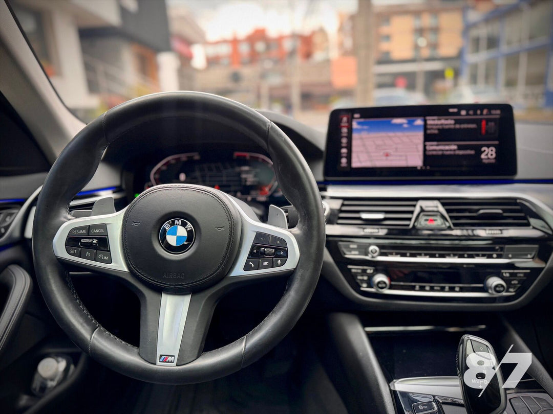 BMW  530I