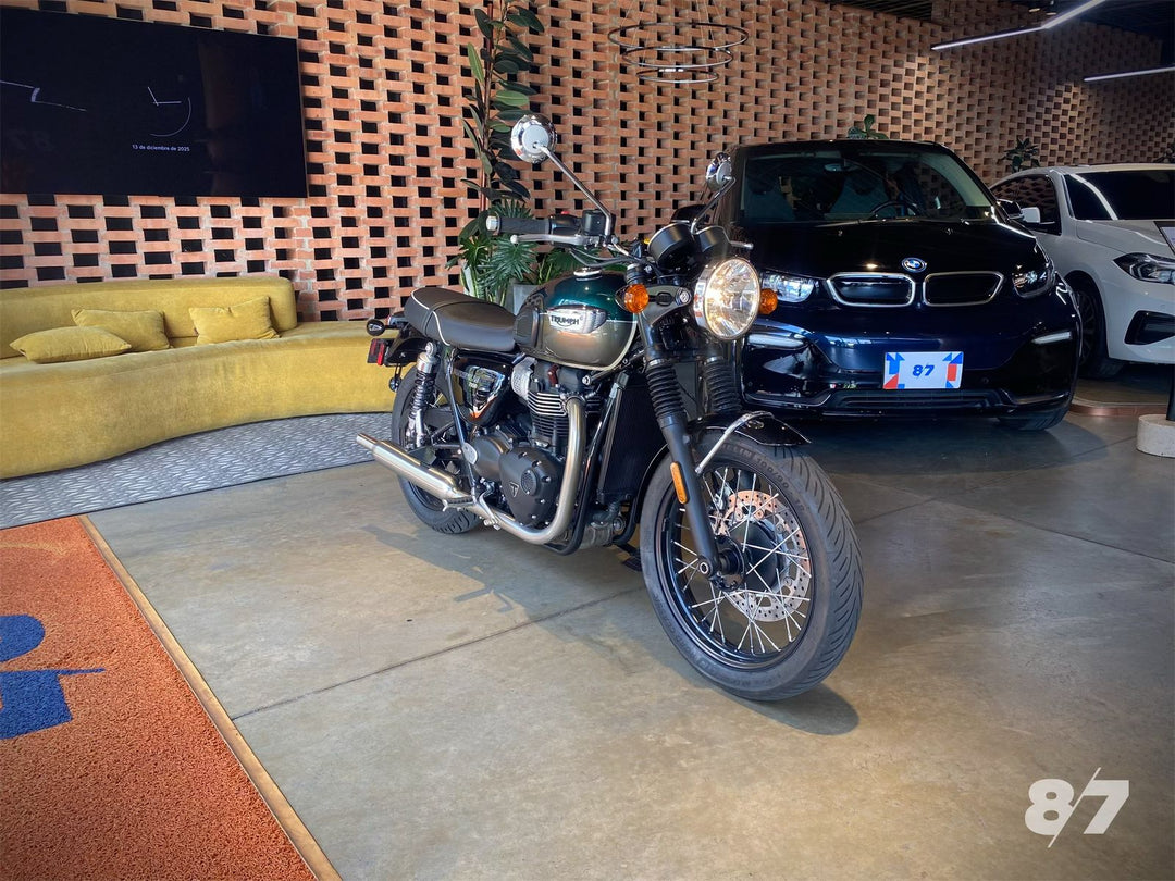 TRIUMPH BONNEVILLE T100