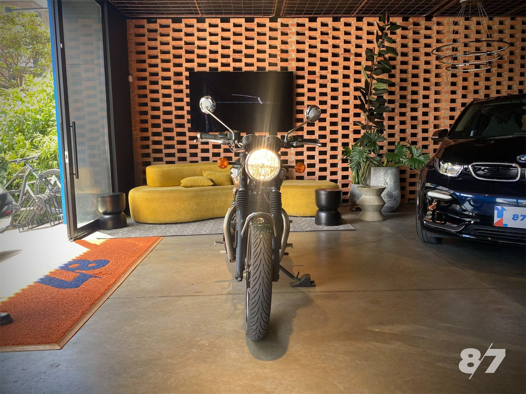 TRIUMPH BONNEVILLE T100