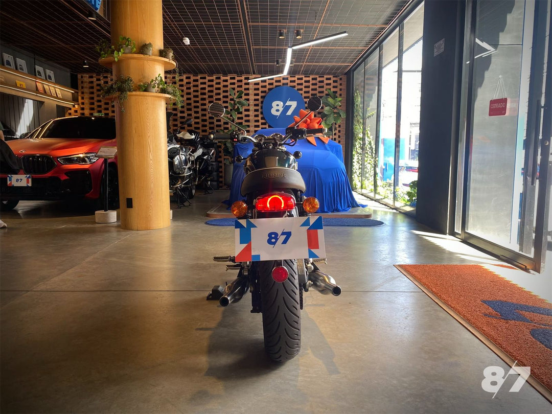 TRIUMPH BONNEVILLE T100