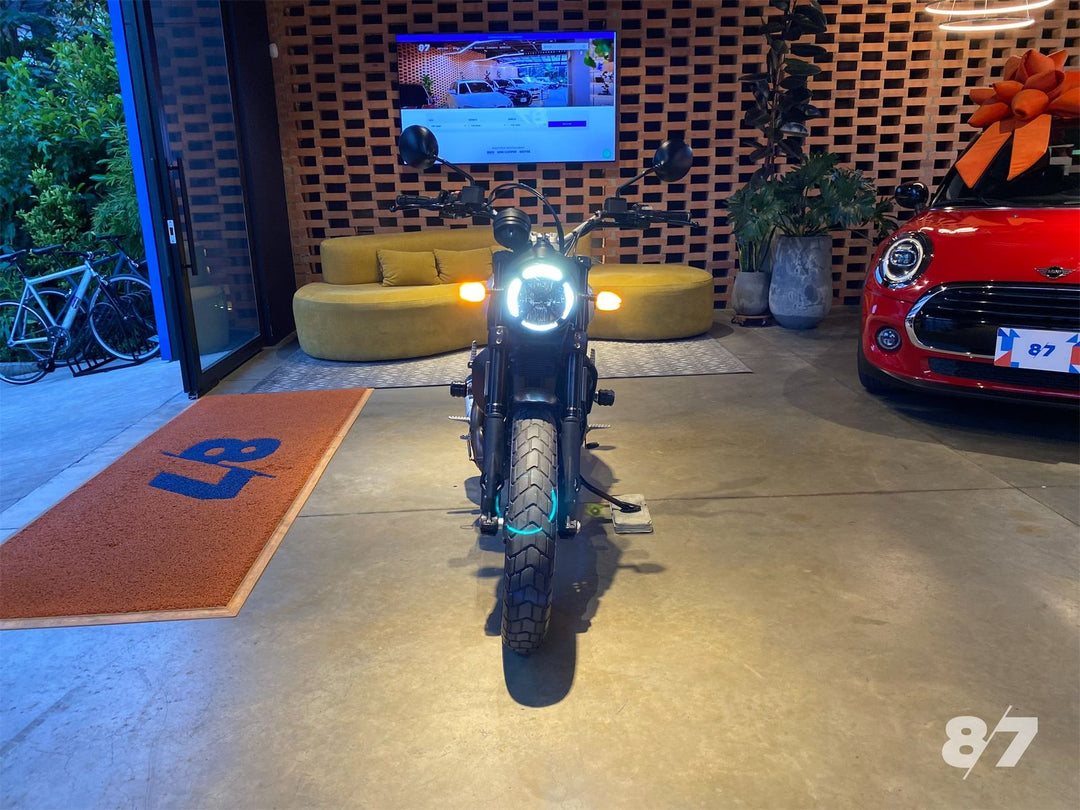 DUCATI SCRAMBLER 800