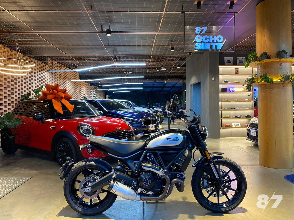 DUCATI SCRAMBLER 800