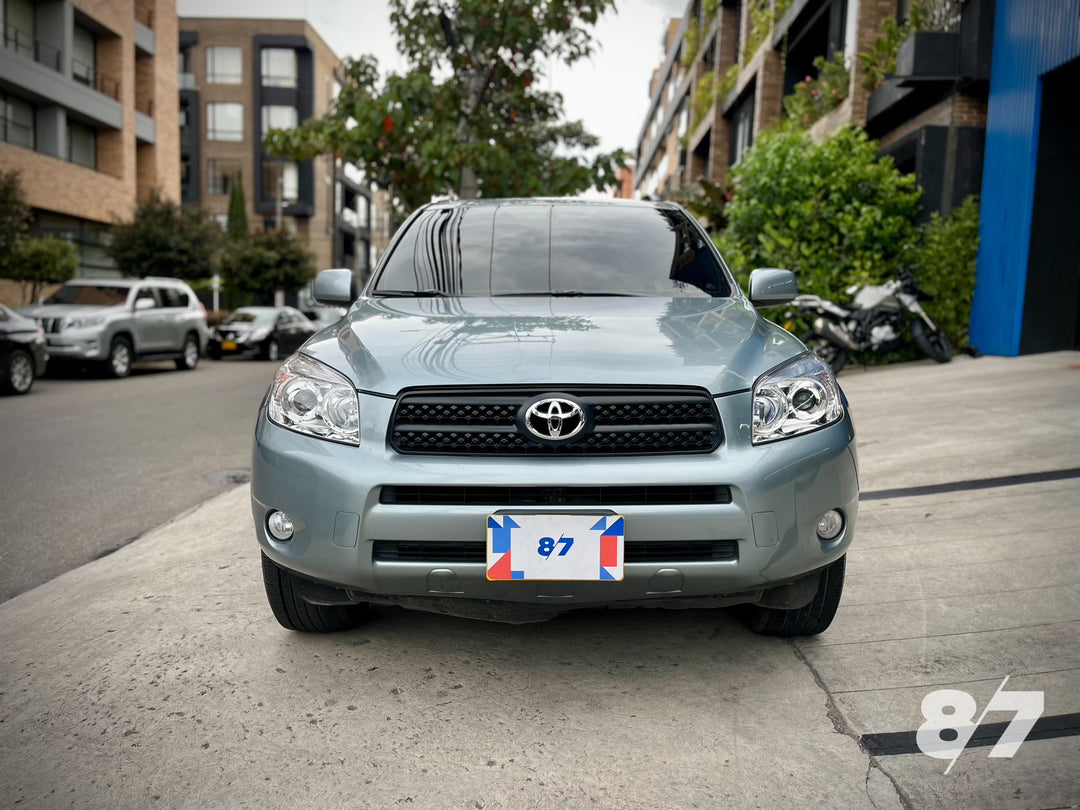 TOYOTA RAV 4