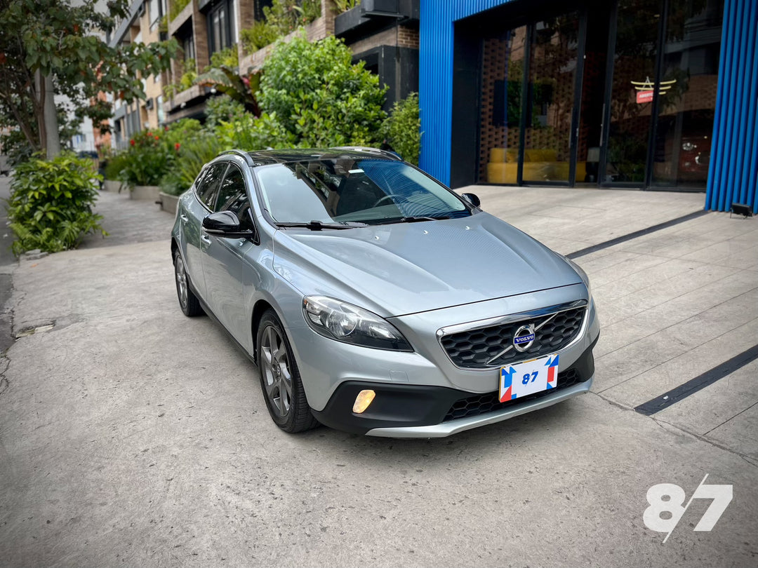 VOLVO V40 T5-AWD CROSS COUNTRY