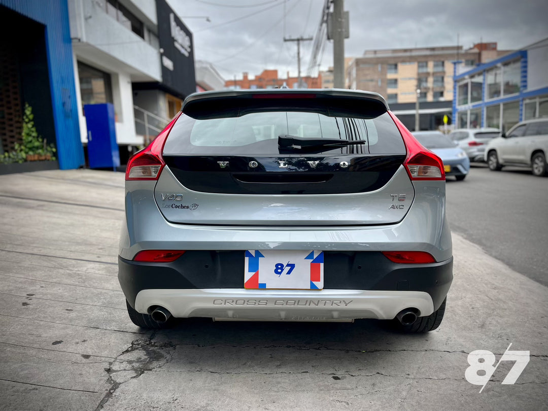 VOLVO V40 T5-AWD CROSS COUNTRY