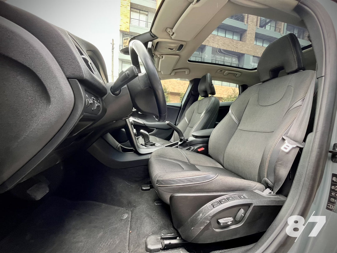 VOLVO V40 T5-AWD CROSS COUNTRY