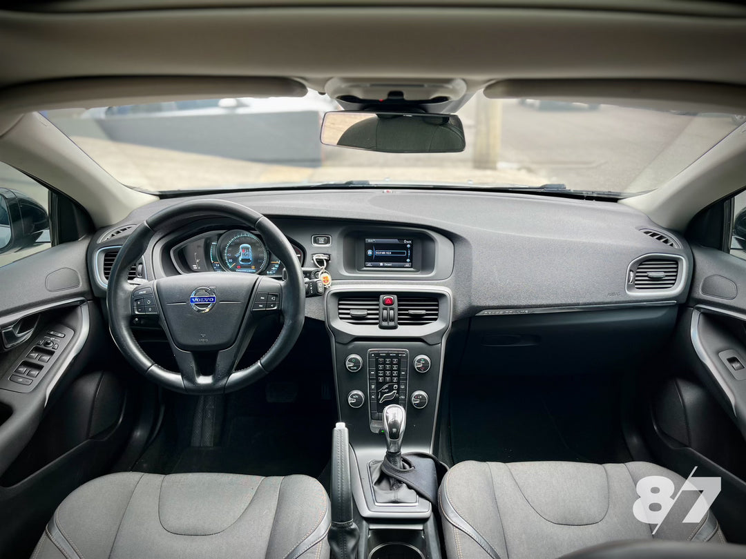 VOLVO V40 T5-AWD CROSS COUNTRY