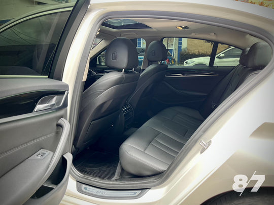 BMW 520I