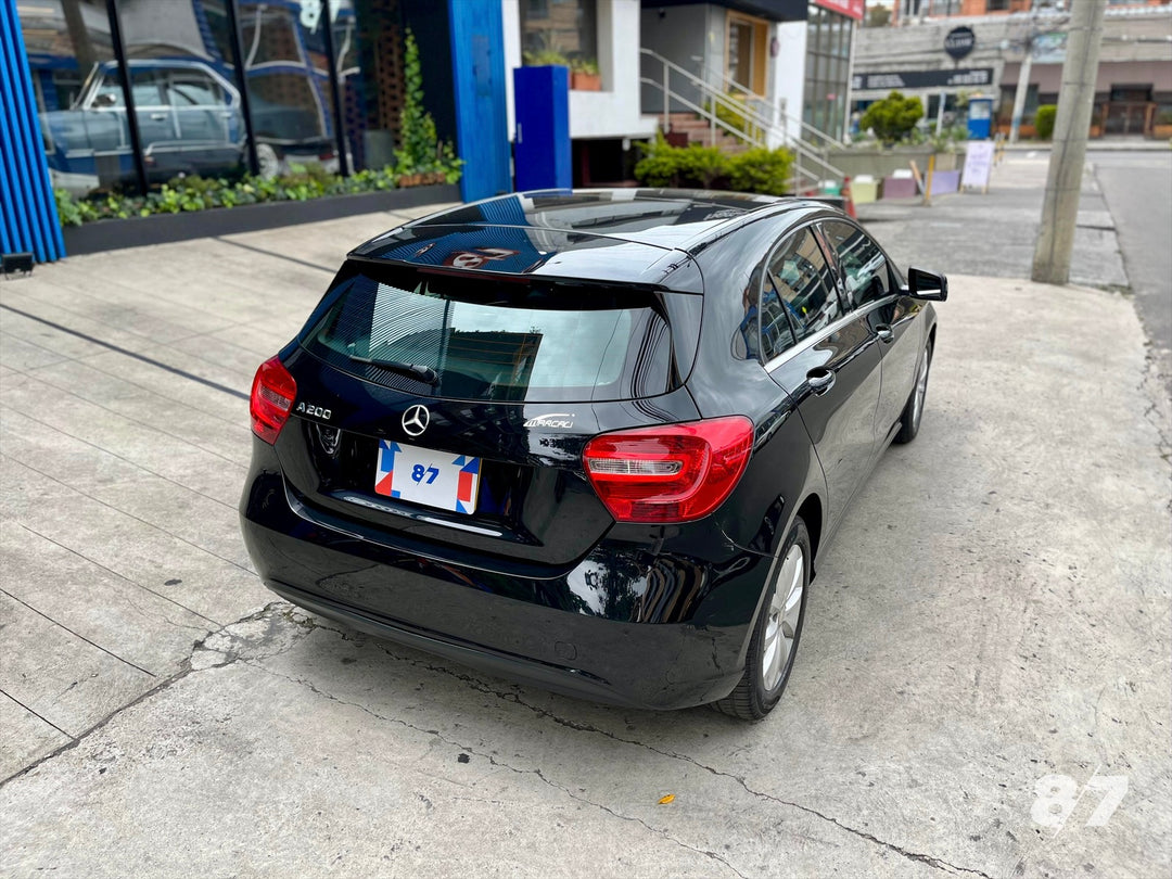 MERCEDES BENZ A200