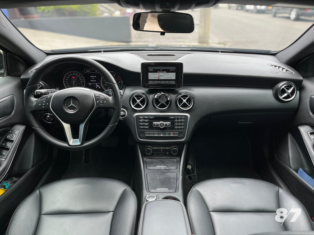 MERCEDES BENZ A200