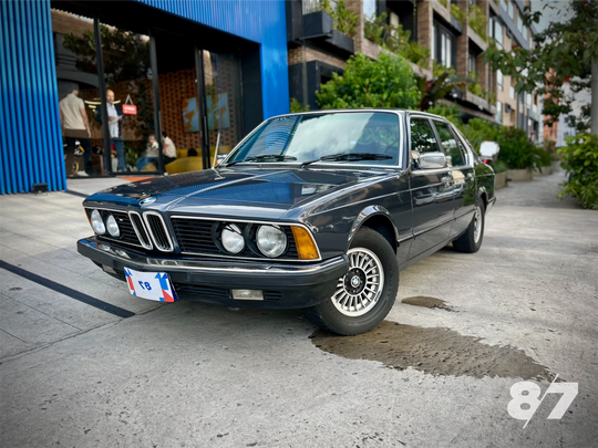 BMW 728i