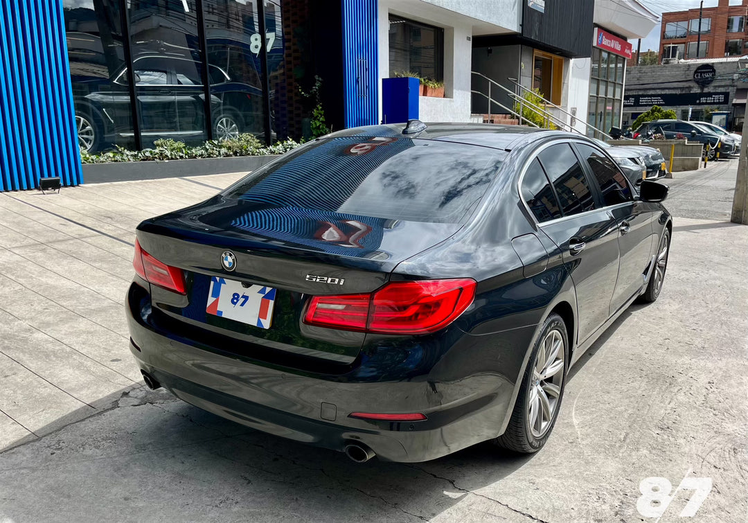 BMW 520i