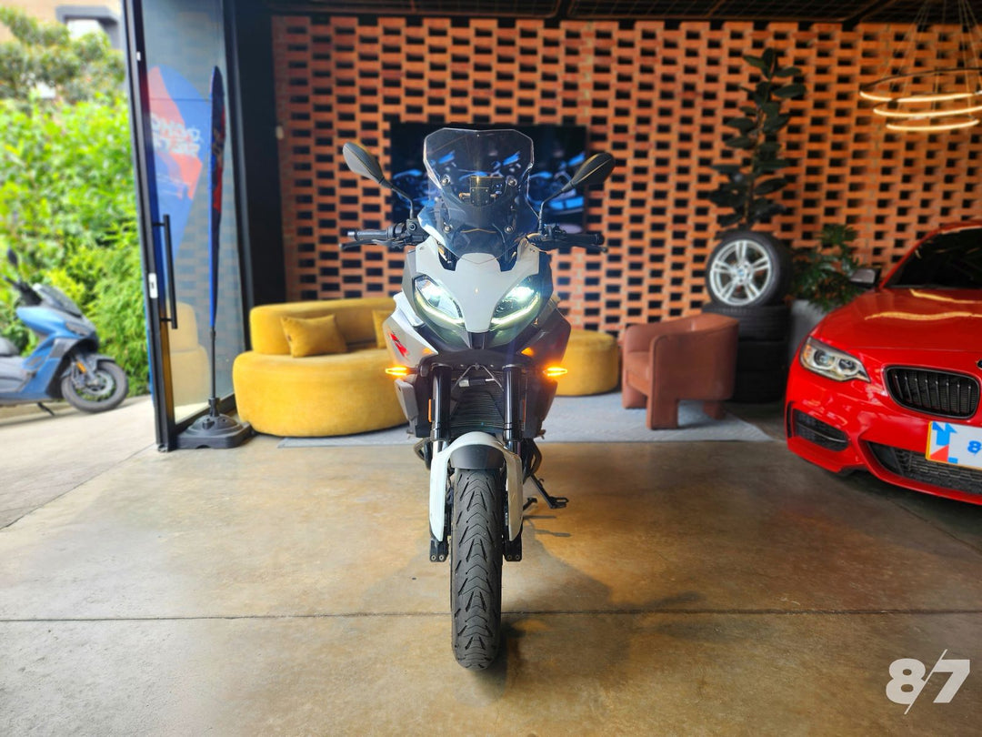 BMW F900XR