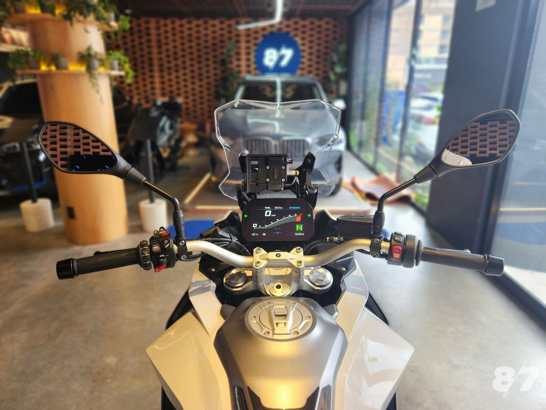 BMW F900XR
